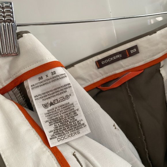 DOCKERS 36 x 32 Dark Tan Khaki D3 Classic Fit Chino Pants - Picture 4 of 4